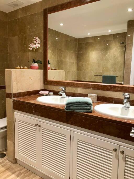 Gorgeous Located In Elviria Apartamento *